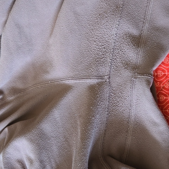 Lululemon Cropped High Rise Leggings Size 8 - Picture 7 of 7